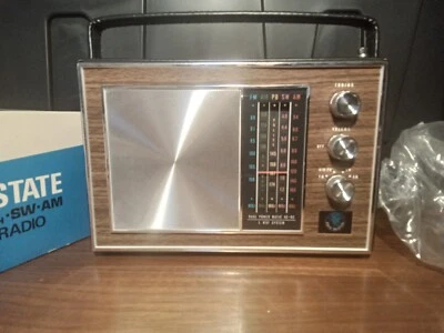 JAPAN NORTH AMERICAN 14TRANSISTOR RADIO SOLID STATE NEW WITH BOX - Image 1 of 4