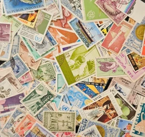 Over 100 Different Worldwide Stamps, Many Commemoratives Off Paper - Picture 1 of 1