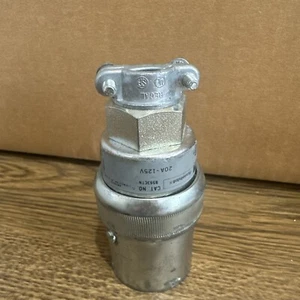 Russell Stoll 8593CTN Plug 20A 125V - Picture 1 of 3