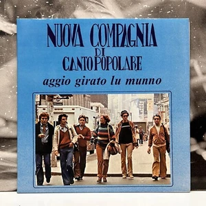 NUOVA COMPAGNIA DI CANTO POPOLARE – AGGIO GIRATO LU MUNNO LP EX+/EX 1979 EMI 1st - Imagen 1 de 2