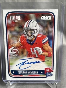 Autografo 2024 Onice Vintage Calcio TETAIROA MCMILLAN RC Auto ARIZONA Inchiostro Blu - Foto 1 di 4