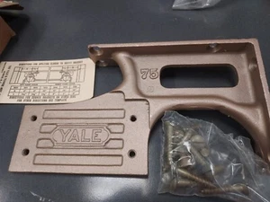 Vintage Yale No.75 Door Closer Bracket Cast Iron Industrial E 255BL - Picture 1 of 6