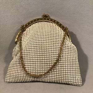 PV07003 Vintage White Metal Mesh Gold Kiss Lock WHITING DAVIS Wristlet Small Bag - Bild 1 von 10