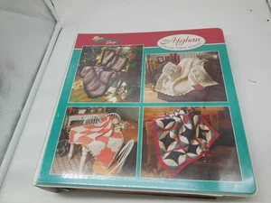 DC4 The Needlecraft Shop - Afghan Collector's Series Binder 112 Patterns Crochet - Bild 1 von 12