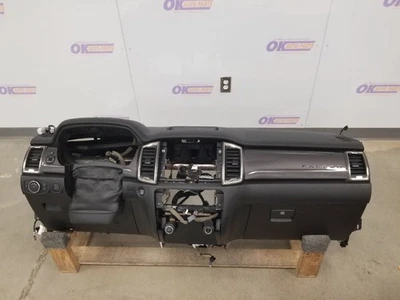 19 2019 FORD RANGER LARIAT DASH PANEL BLACK WITH SRS, BEZEL, AND GLOVE BOX Foto 1 de 4