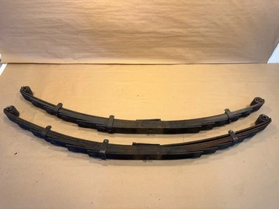 Par de resortes de hoja traseros Jaguar MK7 MK9 OEM PN C13109/1 Foto 1 de 4