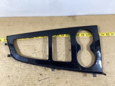 Painel de tampa de acabamento de câmbio Audi S4 Quattro Sedan 2017-2020 8W1-864-241-F-V58 fabricante de equipamento original. - Imagem 1 de 4