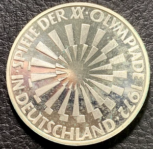 1972 G π¦
Republic Germany 10 Marks Silver Proof coin β¨ KM 135 Munich Olympics - Picture 1 of 3