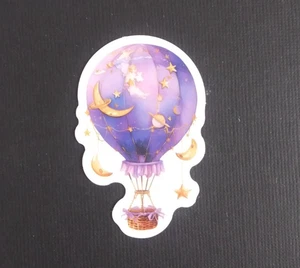 Lila Mond & Sterne Heißluftballon Aufkleber 2,25" x 1,5" (B) - Bild 1 von 2