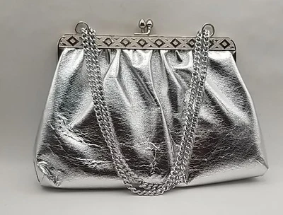 Vtg 50's 60's Silver Crinkled Faux Leather Clutch Purse Handbag Kiss Clasp 9x6" - Image 1 of 4