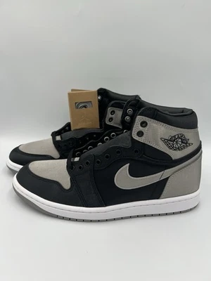 Novo Tamanho 9.5 WMN Air Jordan 1 Retro Alto OG Cetim Preto Prata Estilo Conforto - Imagem 1 de 4