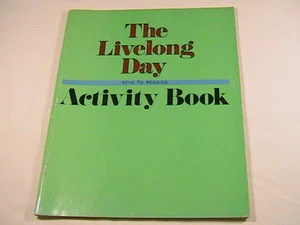 [B4] PAPERBACK *SCARCE* THE LIVELONG DAY Keys to Reading ACTIVITY BOOK 1980 - Picture 1 of 4