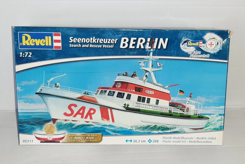 REVELL 1/72 SENOTKREUZER SEARCH AND RESUCUE VESSEL BERLIN KIT MONT. REF.05211 - Immagine 1 di 3