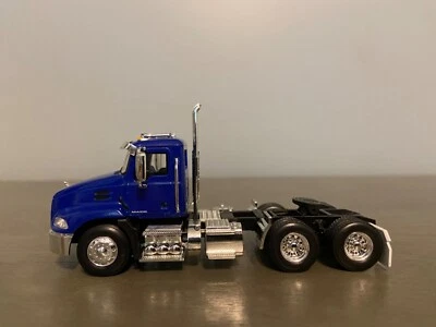 1/64 DCP/First Gear Mack Pinnacle Day Cab. - Image 1 of 4