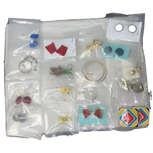 Vintage Earring Lot Of 17 Pair Gold Silver Hoop Clip Costume Red Blue Yellow - Picture 1 of 6