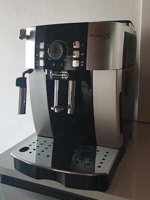 de longhi macchina caffe automatica - Immagine 1 di 3