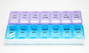 NEU - Große 7 x 3" Pillen Organizer 7 Tage 2 Mal am Tag Wöchentlich AM/PM Pillendose - Bild 1 von 8