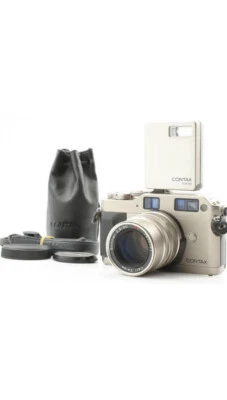 Contax G1 con lente de 90 mm y flash Foto 1 de 3