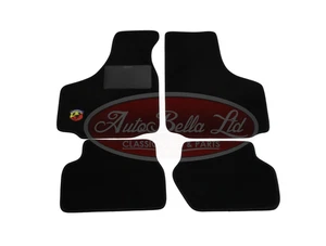 Juego de 4 alfombrillas negras clásicas Fiat 500 1964-75 LHD logotipo Abarth - Imagen 1 de 3