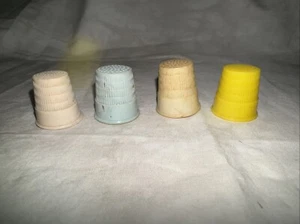 Lot of 4 x Australian PRECISION PLASTICS thimbles - VGC - Picture 1 of 4