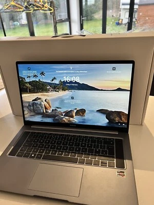 Honor MagicBook 16.1" FHD IPS (AMD Ryzen 5-4600H, 512GB SSD,16GB RAM) Laptop - Image 1 of 2