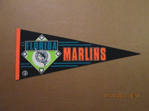 MLB Florida Marlins Vintage Circa 1990's 3D Team Logo Baseball Pennant Cover