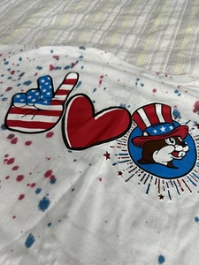 Buc-ee’s Herren 2XL Beaver Logo Tie Dye T-Shirt Peace Rot Weiß Blau Tx Roadtrip - Bild 1 von 7