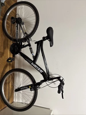 Ready Weize 26" Bicycle (used Only 4 Days). - Image 1 of 4