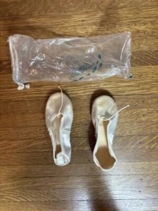 Neu im Karton La Strada Kinder Ballettschuhe elfenbein Größe 12 - Bild 1 von 3
