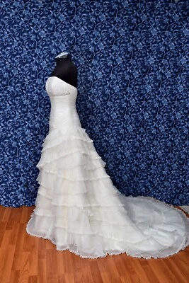 Aire Barcelona Balada Ivory Organza Ruched Ruffled Wedding Dress 8 NWOT - Image 1 of 4