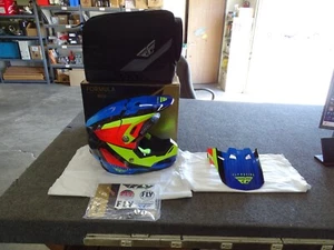 Fly Racing Formula Carbon Prim Helmet HI-Vis/Blue/Red | Small Dirt bike helmet - Foto 1 di 14