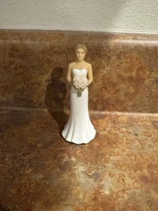 PVC Braut mit Blumenstrauß Hochzeitstorte Topper - Bild 1 von 6