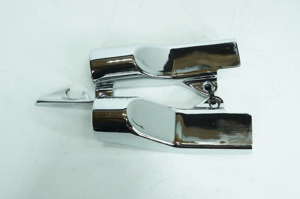 Пара хромированных теплозащитных экранов для выхлопной системы 2004 Harley Softail FLSTCI Heritage от оригинального производителя - Изображение 1 из 4