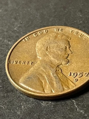 1957 D Lincoln cent die chip on B of Liberty - Image 1 of 4