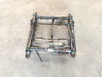 06-10 PONTIAC SOLSTICE FRONT LEFT LOWER SEAT TRACK FRAME RAIL W/ MOTOR, LOT3599 - Image 1 of 4