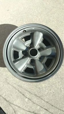 CAMARO Z/28 1970-1981 OEM GM ORIGINAL 5 RADIOS RALLY RUEDA DE ACERO 15" X 7" Foto 1 de 3