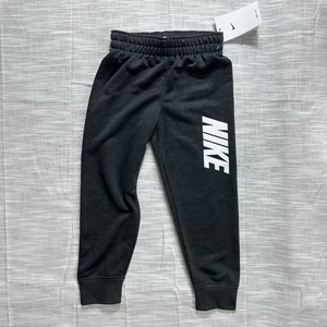 Nike DriFit Athletic Joggers Pants Boys Size 5 Small 4-5 Years Old Heather Black - Picture 1 of 14