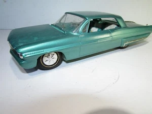 AMT 1962 PONTIAC BONNEVILLE 1/25 MODEL SCREW BOTTOM 2 door HT FULL CUSTOM - Picture 1 of 5