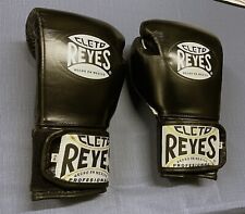 Black REYES Boxing belt type sparring Gloves  Mede in Mexico 8oz