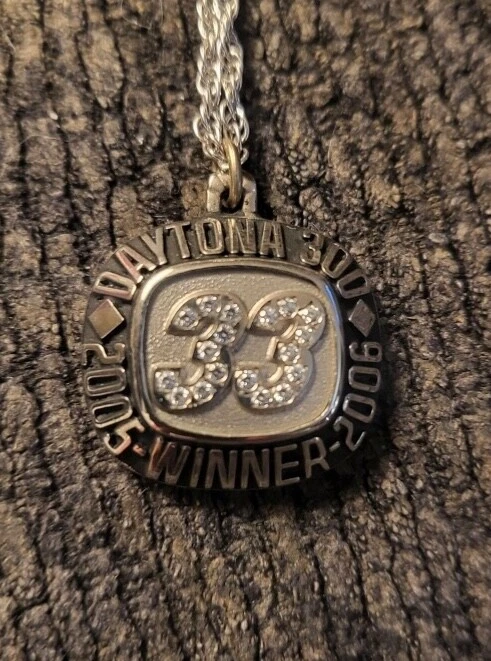 Collar Tony Stewart Busch Series Daytona 300 Win 2005 Foto 1 de 1