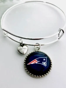 Dije del equipo de fútbol americano de los Patriots de la NFL con borde de cuentas pulsera expandible - Imagen 1 de 9