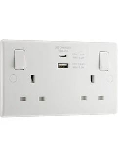 5 x 13A Double Switched Mains Socket & USB Charging 2 Gang 1 x USB A, 1 x USB C - Picture 1 of 6