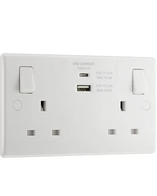 5 x 13A Double Switched Mains Socket & USB Charging 2 Gang 1 x USB A, 1 x USB C - Image 1 of 4