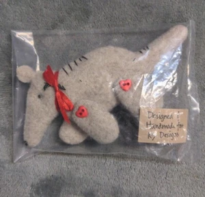 Kathy Schenkel Armadillo Figure Stuffie KS Designs - Picture 1 of 4