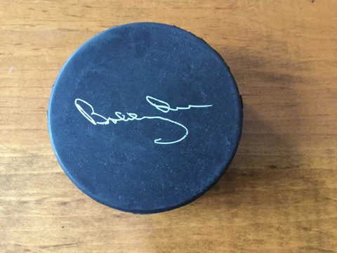Bobby Orr facsimile signature puck, Chevrolet Venture Vancouver NHL Allstar game Cover