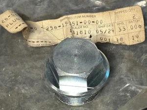 YAMAHA XS650 XS1 XS2 TX650 1970 - 83 ENGINE CRANKCASE MOTOR OIL DRAIN PLUG BOLT - Picture 1 of 3