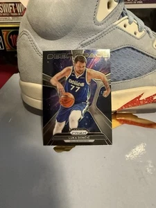 Inserto Luka Doncic 2023-24 Panini Prizm Deep Space #6 🔥 Mavericks & Lakers - Foto 1 di 2
