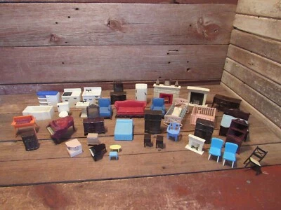  LOTE GRANDE de colección mezcla de plástico baquelita muebles para casa de muñecas Foto 1 de 4