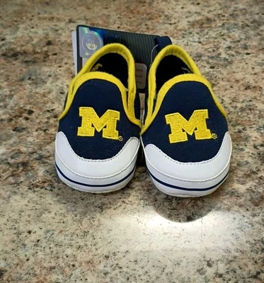 Nuevo con etiquetas Zapatos para cuna de bebé de la Universidad de Michigan talla 4 (9-12 meses) nuevos con licencia Foto 1 de 4