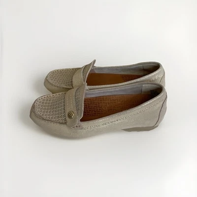 Zapatos Mocasines Baretraps Oakes 6.5M Dorado Cuero Perforado Postura + Comodidad Foto 1 de 4